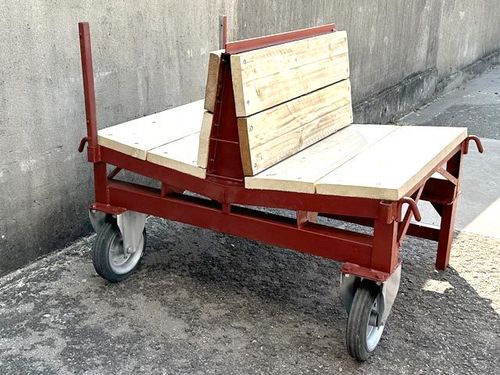 A-frame with wheels for cuttings