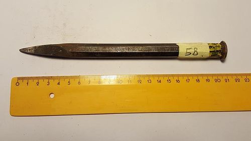 Nr.58: Stahl-Spitzeisen, Achtkant Ø14mm, Knüpfelkopf - gebraucht