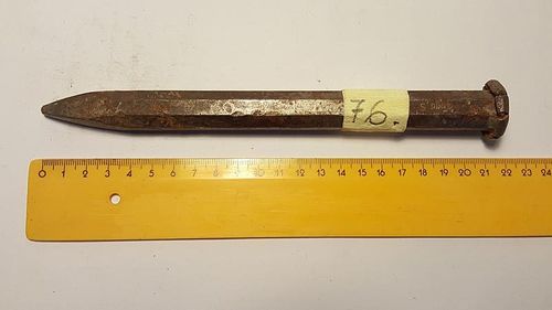 Nr.76: Stahl-Spitzeisen, Achtkant Ø18mm, Knüpfelkopf - gebraucht
