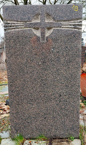 Grabmal Nr. 19 - Alberga Granit Rohstück 122x67x14cm