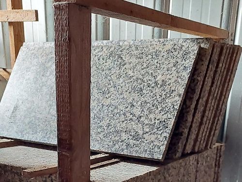 Bodenplatten Bianco Sardo geschliffen, in Bahnen 30 x 1,5 cm dick