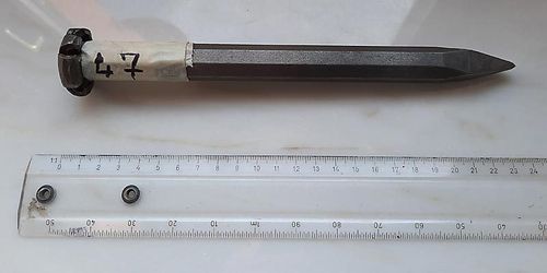 No.47: steel tip iron, octagonal Ø18mm, length 235mm - used