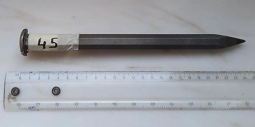 Nr.45: Stahl-Spitzeisen, Achtkant Ø16mm, Länge 238mm - gebraucht