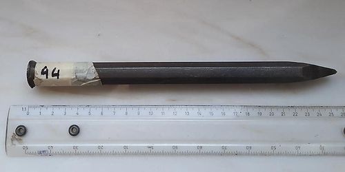 No.44: steel tip iron, octagonal Ø18mm, length 250mm - used